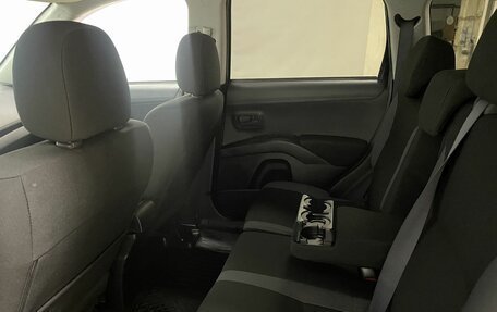 Mitsubishi Outlander III рестайлинг 3, 2011 год, 1 080 000 рублей, 14 фотография