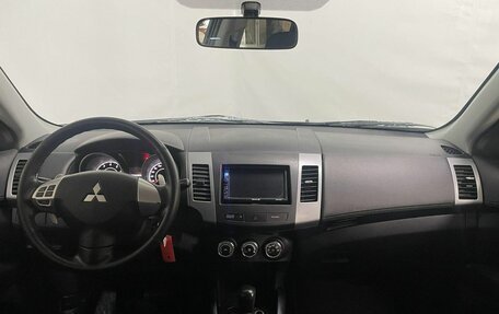 Mitsubishi Outlander III рестайлинг 3, 2011 год, 1 080 000 рублей, 12 фотография