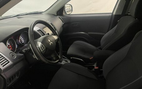 Mitsubishi Outlander III рестайлинг 3, 2011 год, 1 080 000 рублей, 13 фотография