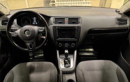 Volkswagen Jetta VI, 2013 год, 975 000 рублей, 8 фотография