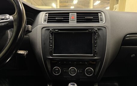 Volkswagen Jetta VI, 2013 год, 975 000 рублей, 12 фотография