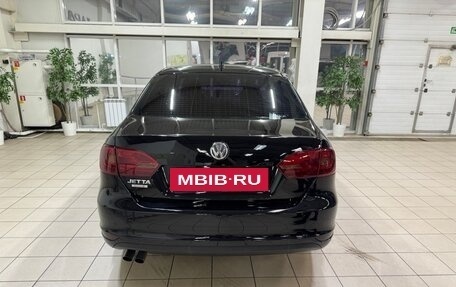 Volkswagen Jetta VI, 2013 год, 975 000 рублей, 4 фотография