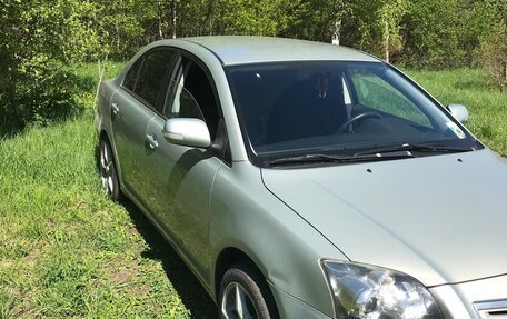 Toyota Avensis III рестайлинг, 2006 год, 590 000 рублей, 1 фотография