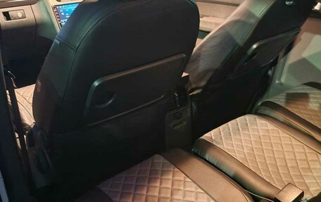 Volkswagen Touran III, 2010 год, 930 000 рублей, 4 фотография