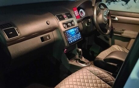 Volkswagen Touran III, 2010 год, 930 000 рублей, 7 фотография