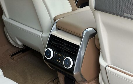 Land Rover Range Rover IV рестайлинг, 2025 год, 33 700 000 рублей, 28 фотография