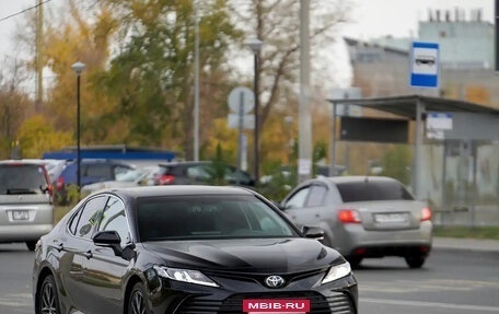 Toyota Camry, 2022 год, 3 600 000 рублей, 3 фотография