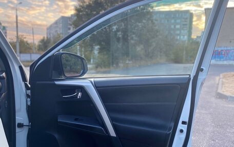 Toyota RAV4, 2018 год, 2 180 000 рублей, 12 фотография