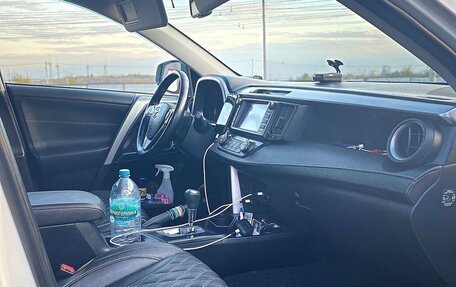 Toyota RAV4, 2018 год, 2 180 000 рублей, 9 фотография