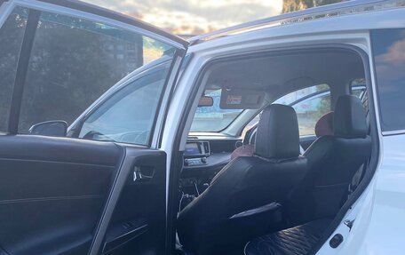 Toyota RAV4, 2018 год, 2 180 000 рублей, 14 фотография