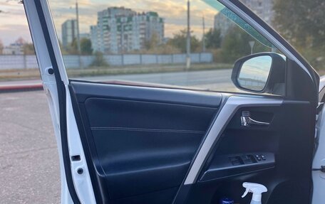 Toyota RAV4, 2018 год, 2 180 000 рублей, 15 фотография