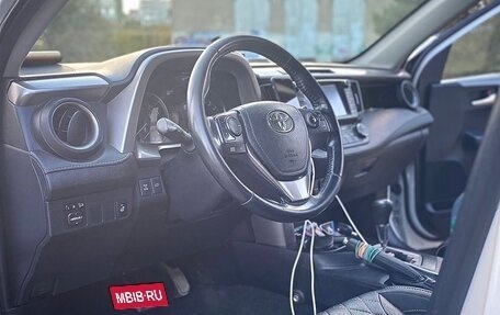 Toyota RAV4, 2018 год, 2 180 000 рублей, 11 фотография