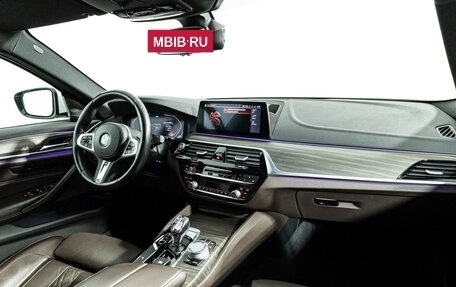 BMW 5 серия, 2019 год, 4 659 898 рублей, 9 фотография