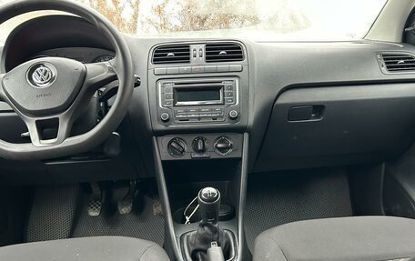 Volkswagen Polo VI (EU Market), 2018 год, 900 000 рублей, 13 фотография