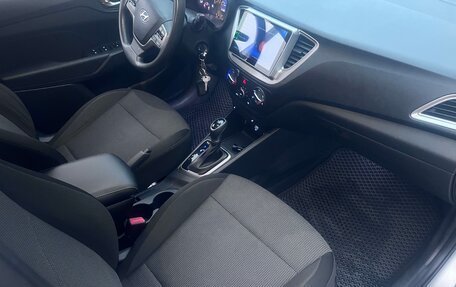 Hyundai Solaris II рестайлинг, 2019 год, 1 200 000 рублей, 15 фотография