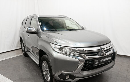 Mitsubishi Pajero Sport III рестайлинг, 2017 год, 2 300 000 рублей, 7 фотография