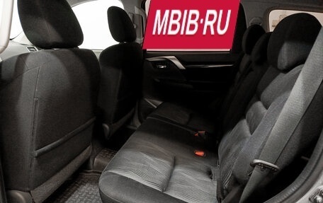 Mitsubishi Pajero Sport III рестайлинг, 2017 год, 2 300 000 рублей, 16 фотография