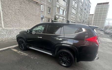 Mitsubishi Pajero Sport III рестайлинг, 2019 год, 3 000 000 рублей, 5 фотография