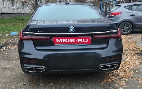 BMW 7 серия, 2017 год, 2 900 000 рублей, 2 фотография