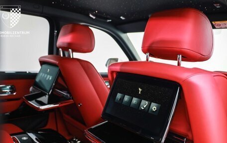 Rolls-Royce Cullinan, 2025 год, 63 990 032 рублей, 31 фотография