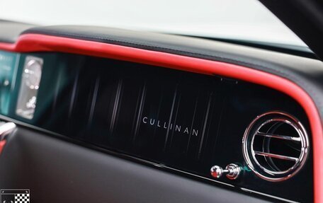 Rolls-Royce Cullinan, 2025 год, 63 990 032 рублей, 34 фотография