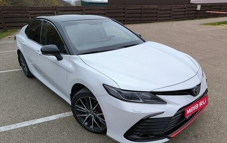 Toyota Camry, 2021 год, 3 380 000 рублей, 1 фотография
