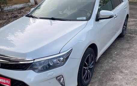 Toyota Camry, 2017 год, 2 250 000 рублей, 2 фотография