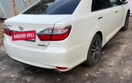 Toyota Camry, 2017 год, 2 250 000 рублей, 7 фотография