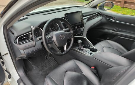 Toyota Camry, 2021 год, 3 380 000 рублей, 4 фотография