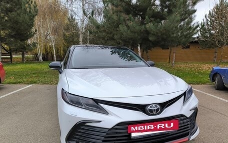 Toyota Camry, 2021 год, 3 380 000 рублей, 7 фотография