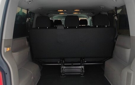 Volkswagen Caravelle T6 рестайлинг, 2017 год, 2 428 000 рублей, 7 фотография