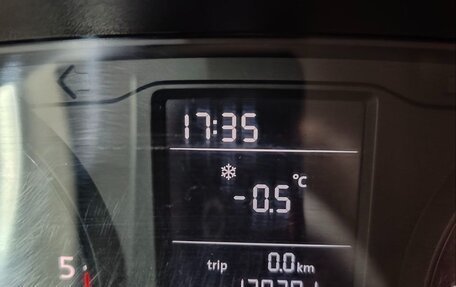 Volkswagen Caravelle T6 рестайлинг, 2017 год, 2 428 000 рублей, 6 фотография