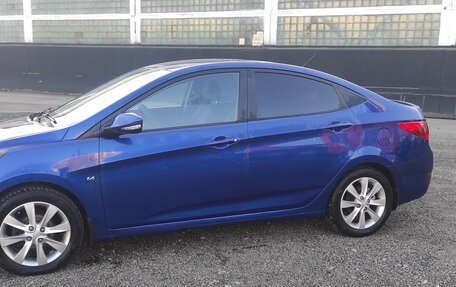 Hyundai Solaris II рестайлинг, 2011 год, 870 000 рублей, 2 фотография