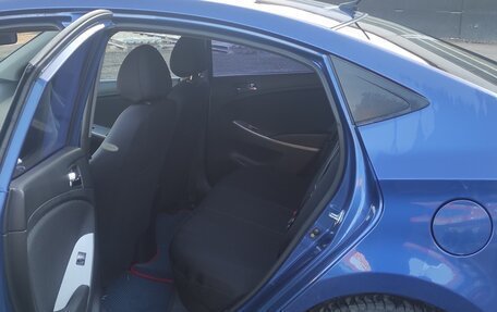 Hyundai Solaris II рестайлинг, 2011 год, 870 000 рублей, 6 фотография