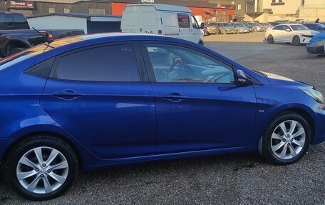 Hyundai Solaris II рестайлинг, 2011 год, 870 000 рублей, 3 фотография