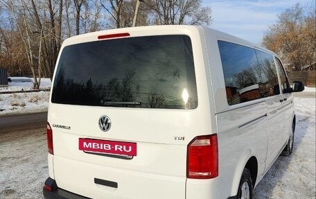 Volkswagen Caravelle T6 рестайлинг, 2017 год, 2 428 000 рублей, 2 фотография