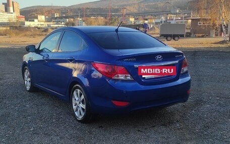 Hyundai Solaris II рестайлинг, 2011 год, 870 000 рублей, 5 фотография