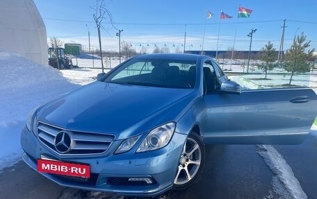 Mercedes-Benz E-Класс, 2010 год, 1 490 000 рублей, 2 фотография