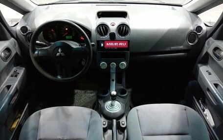Mitsubishi Colt VI рестайлинг, 2005 год, 235 000 рублей, 9 фотография