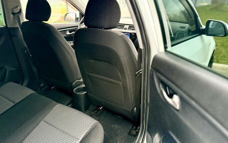 KIA Rio IV, 2018 год, 1 080 000 рублей, 16 фотография