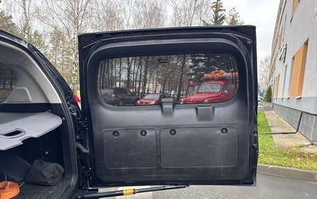 Toyota Land Cruiser Prado 150 рестайлинг 2, 2014 год, 2 900 000 рублей, 29 фотография