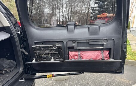 Toyota Land Cruiser Prado 150 рестайлинг 2, 2014 год, 2 900 000 рублей, 28 фотография