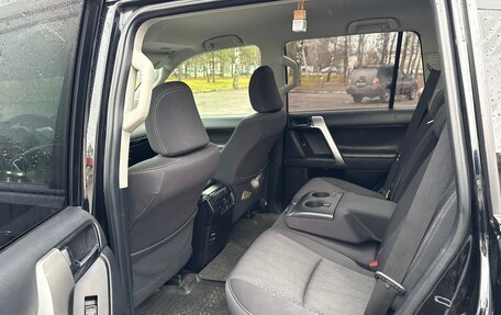 Toyota Land Cruiser Prado 150 рестайлинг 2, 2014 год, 2 900 000 рублей, 32 фотография