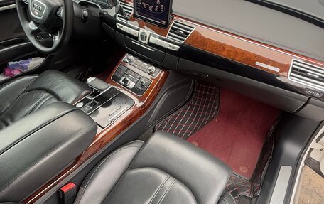 Audi A8, 2011 год, 1 500 000 рублей, 6 фотография