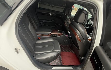 Audi A8, 2011 год, 1 500 000 рублей, 10 фотография