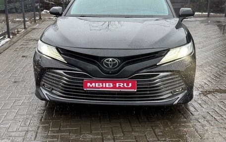 Toyota Camry, 2018 год, 3 050 000 рублей, 1 фотография