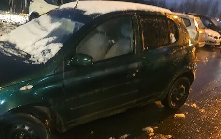 Toyota Vitz, 2000 год, 190 000 рублей, 1 фотография