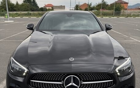 Mercedes-Benz E-Класс, 2021 год, 6 300 000 рублей, 1 фотография