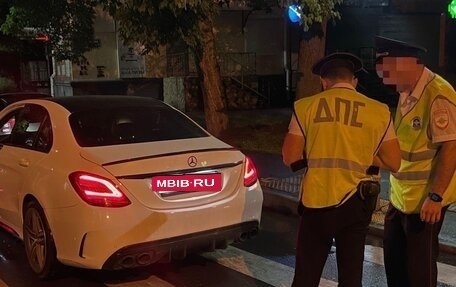 Mercedes-Benz C-Класс, 2015 год, 1 900 000 рублей, 16 фотография