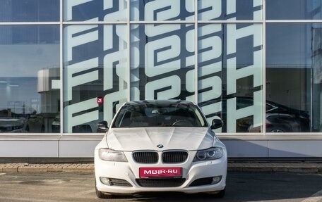 BMW 3 серия, 2011 год, 950 000 рублей, 3 фотография